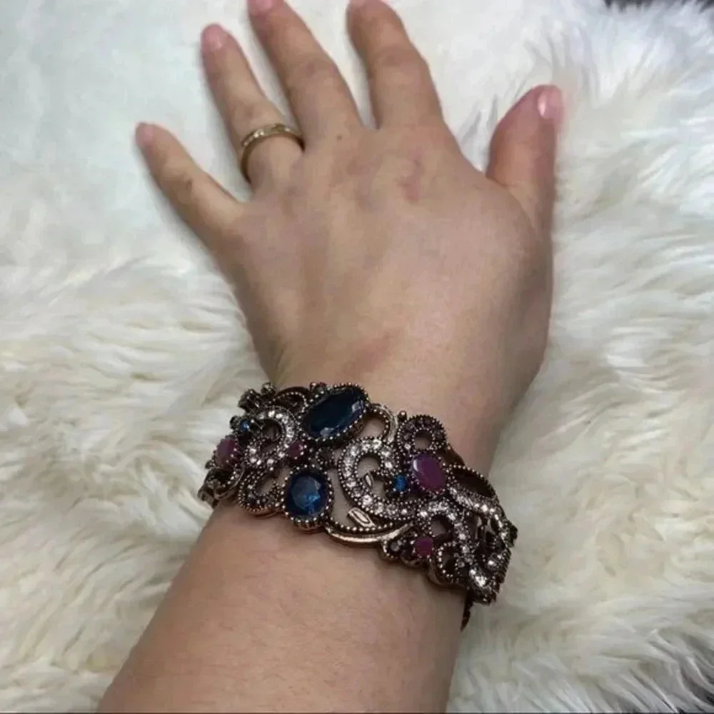 - Vintage multicolor women bracelet NEW